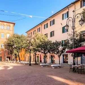 Hostly - La Pera - 2 Bedrooms, Full Center Apartment